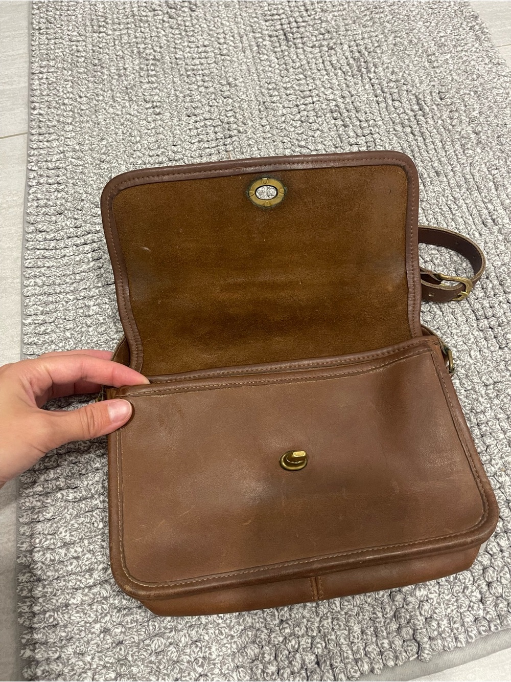 Vintage Coach Legacy Brown Leather Turnlock Crossbody Shoulder Bag - Picture 2 of 16